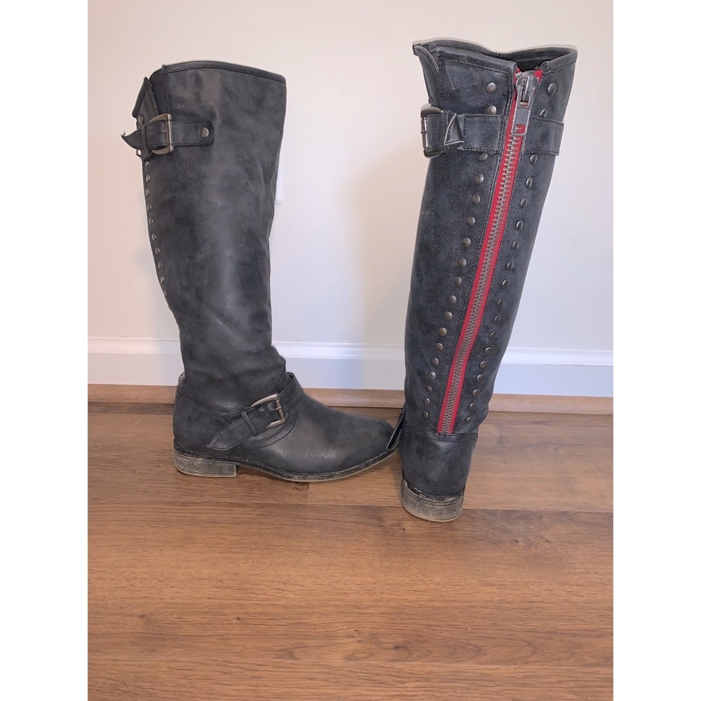 Smoky Black Boots